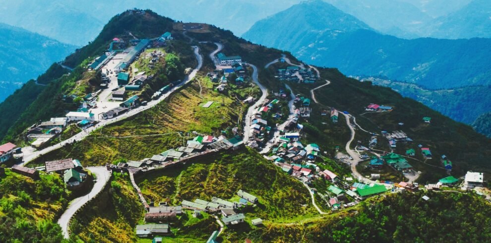 photo of zigzag road from zuluk east sikkim